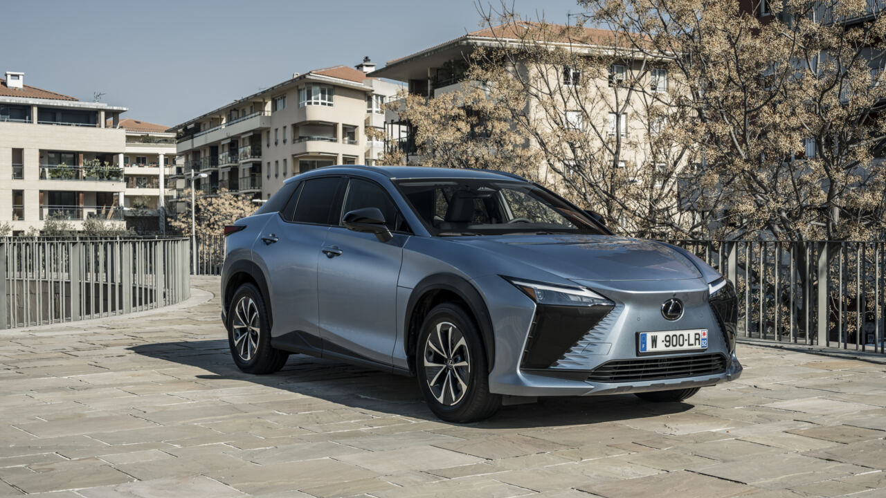 Lexus RZ 450e