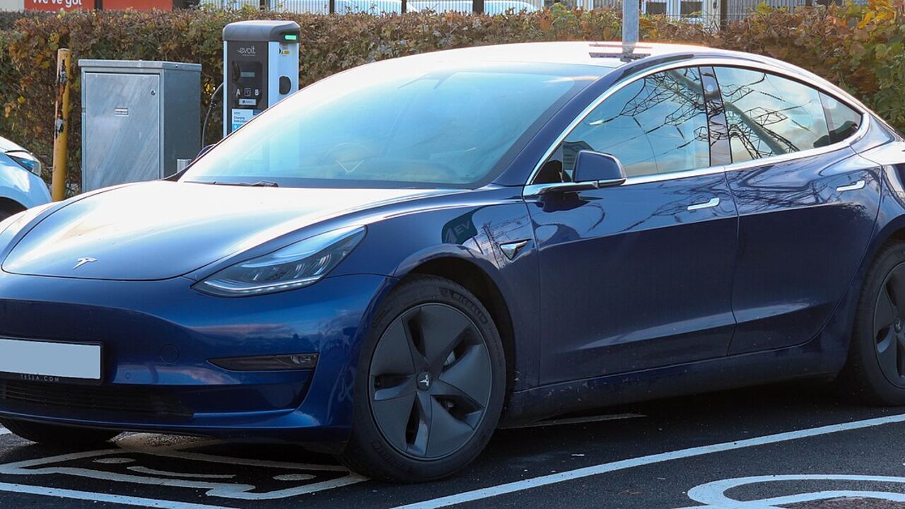 Tesla Model 3 Standard Range Plus 60 kWh LFP