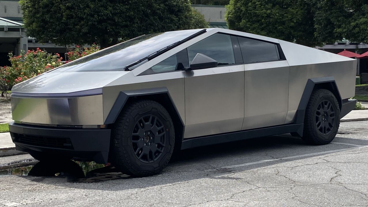 Tesla Cybertruck Long Range AWD
